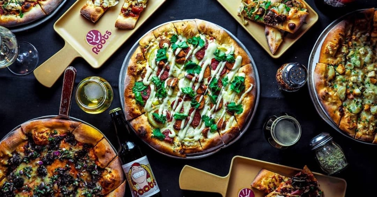 15 312 Buckets Every Day in Chicago at Roots Pizza (South Loop)