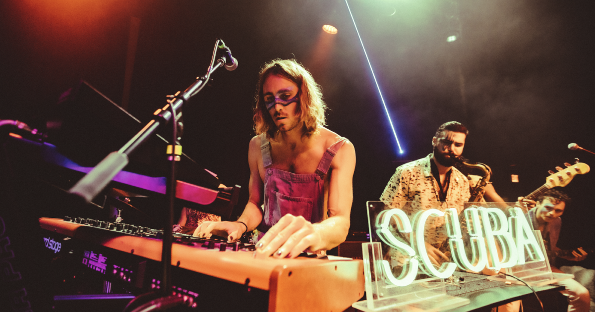 Viben & The Submersibles with Deezie Brown, Texas String