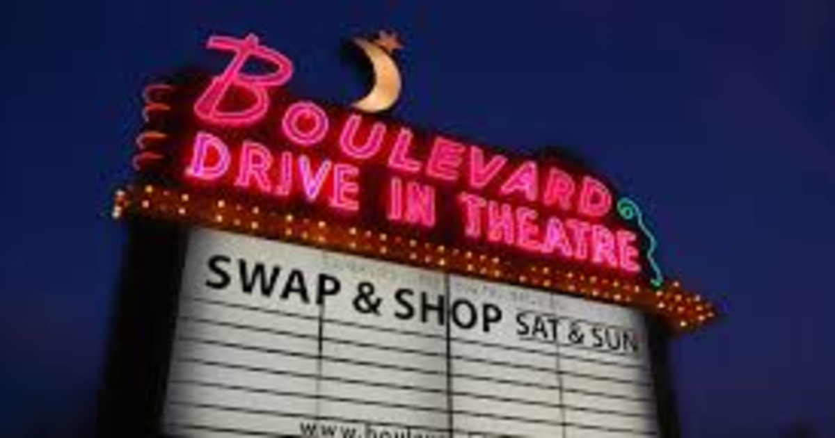 Pistons ‘N’ Pin Ups Car Show in Kansas City at Boulevard DriveIn