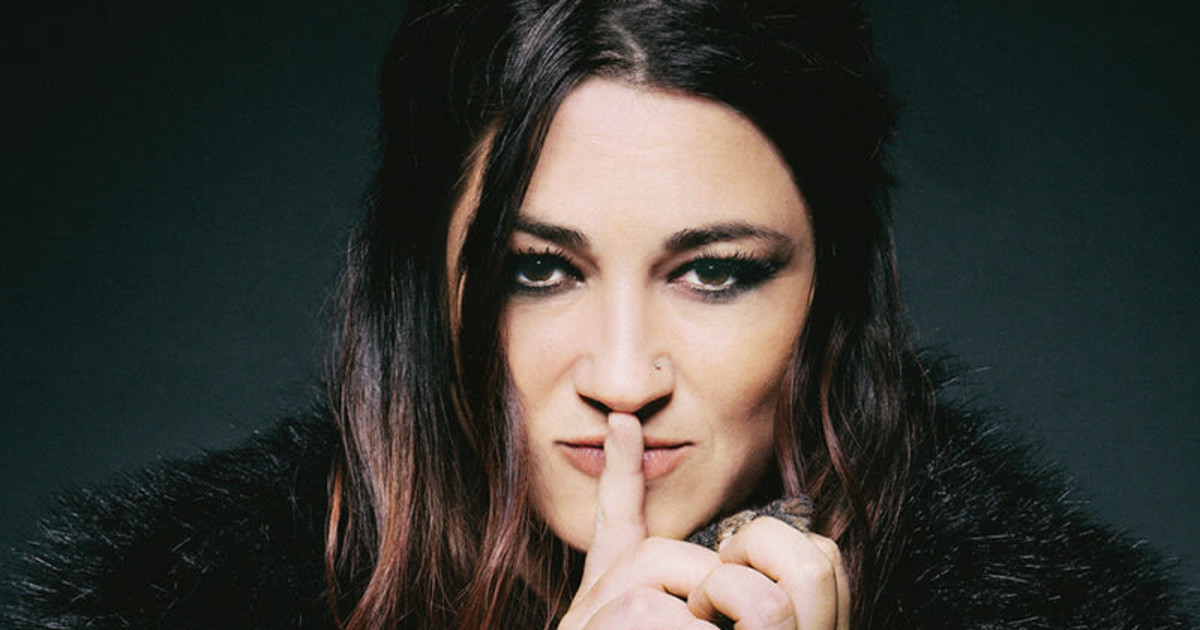 Jennifer Knapp in Los Angeles at The Hotel Cafe