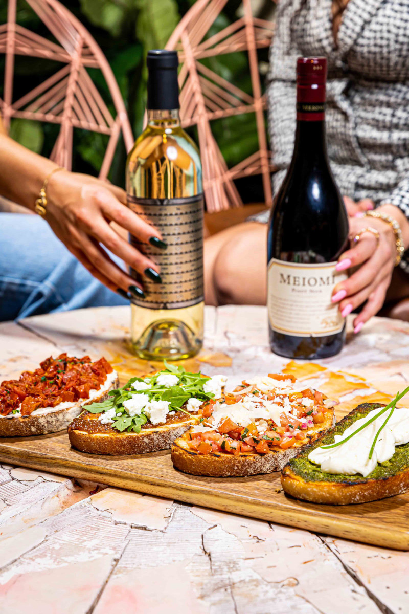 Bottle&Board Giveaway in Chicago at Hubbard Inn