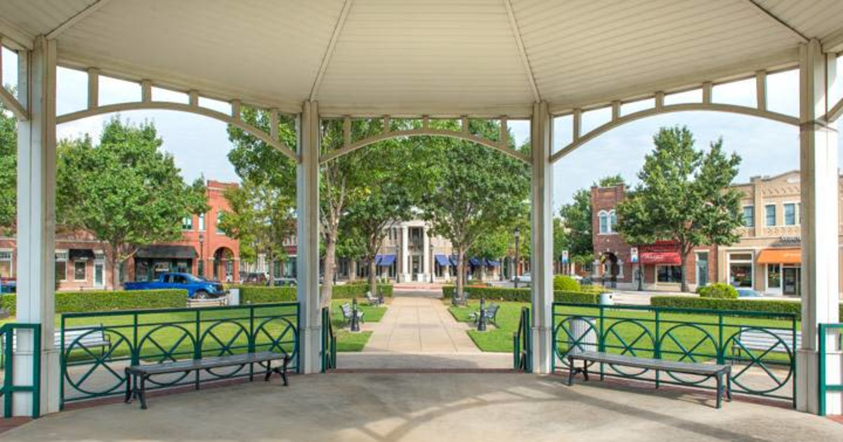 Flower Mound Smoke Fest in Flower Mound at Parker Square