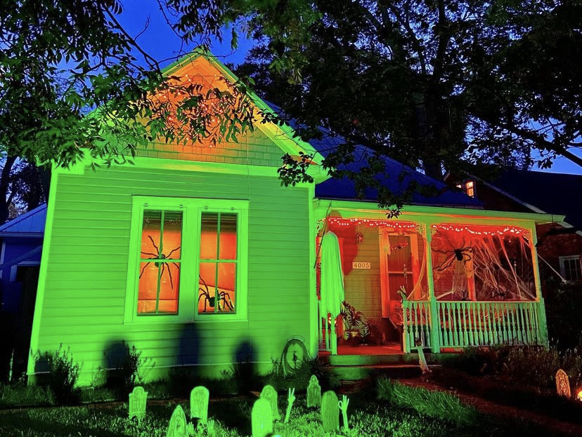 Best Neighborhoods for Halloween Decorations Ar...
