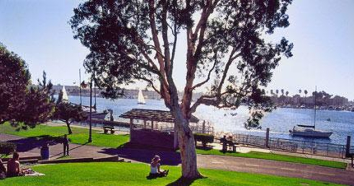 marina del rey new year's eve fireworks & glow party