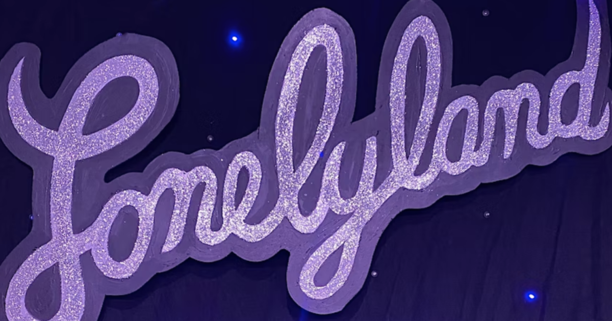 lonelyland-in-austin-at-the-saxon-pub