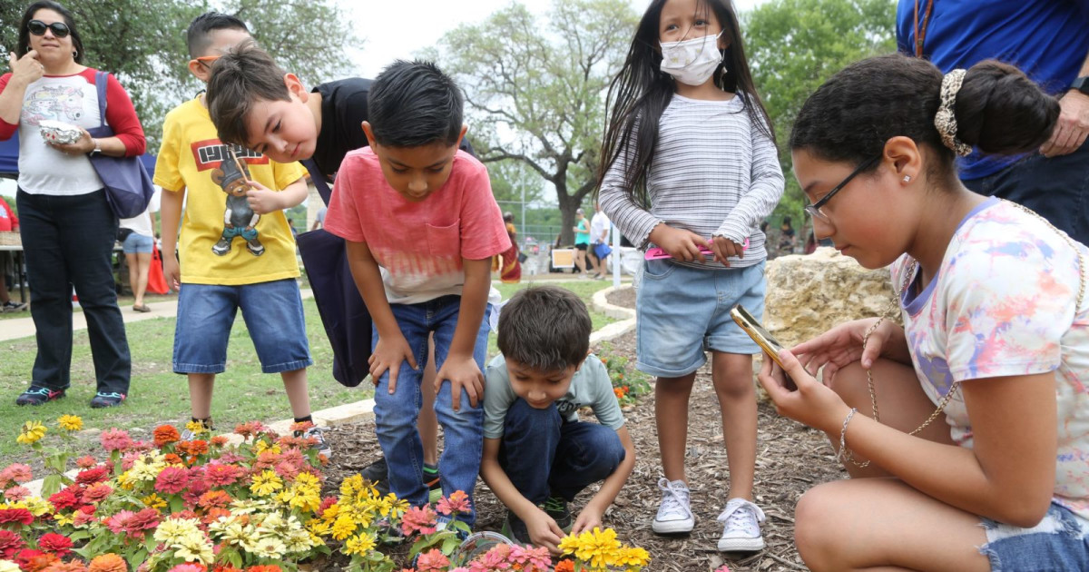 Earth Day San Antonio 2023 in San Antonio at Woodlawn Lake Park