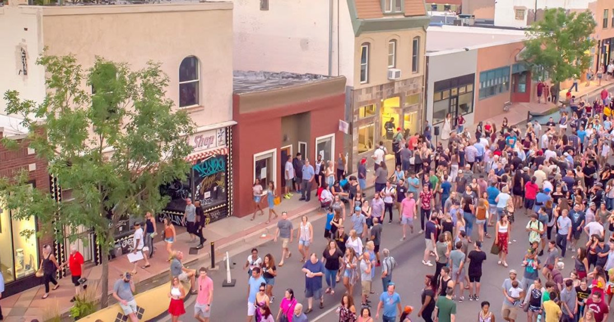 first-friday-art-walks-in-denver-at-santa-fe-arts-district