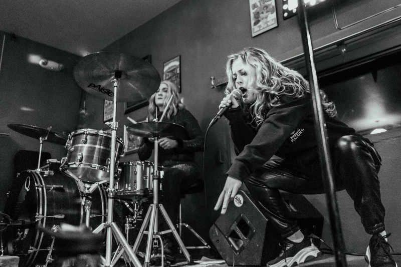 The Dead Coats w/ Subpar Snatch Naga Brujo Neer do well in