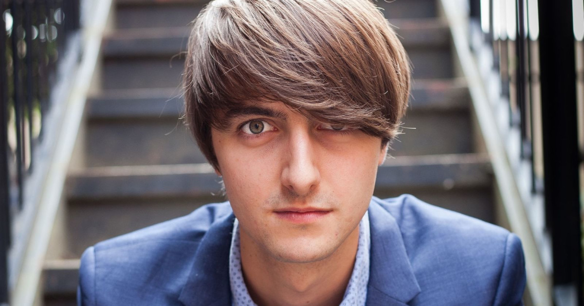 Brett Smith Daniels In Victoria At Bard And Banker brett-smith-daniels-in-victoria-at-bard-and-banker