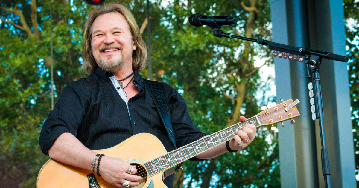 Travis Tritt in New Haven at The Amp at Log Still Distillery