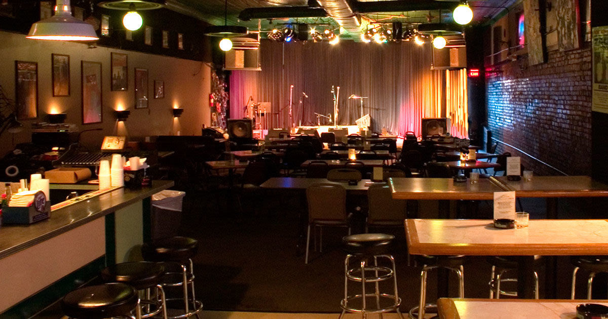 Open Mic, w/ Donnie Winters in Nashville at Douglas Corner Café