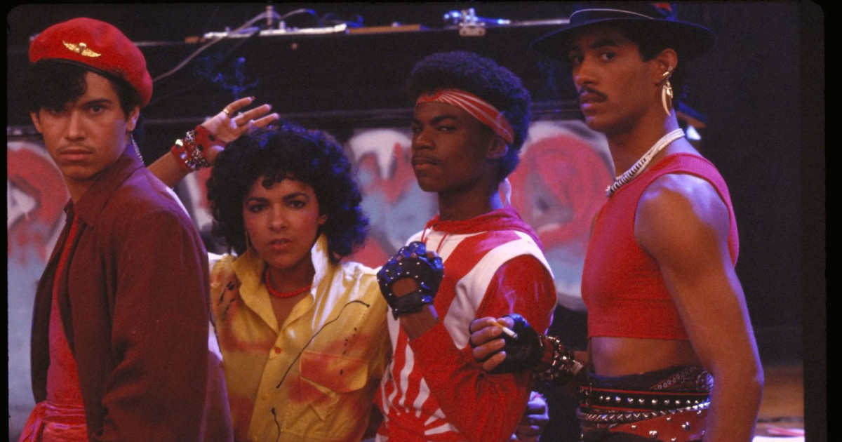 Boombox! An Old Skool Club Night in Chicago at Late Bar [At Home]