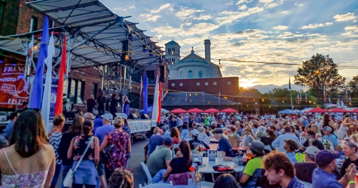 french-market-in-indianapolis-at-st-joan-of-arc
