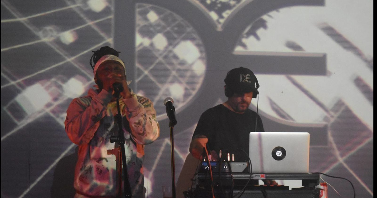 DUB EQUIS (Ft Ben Buck, Mista Mozes & Ill Sill) + GRIMY STYLES + TRUP