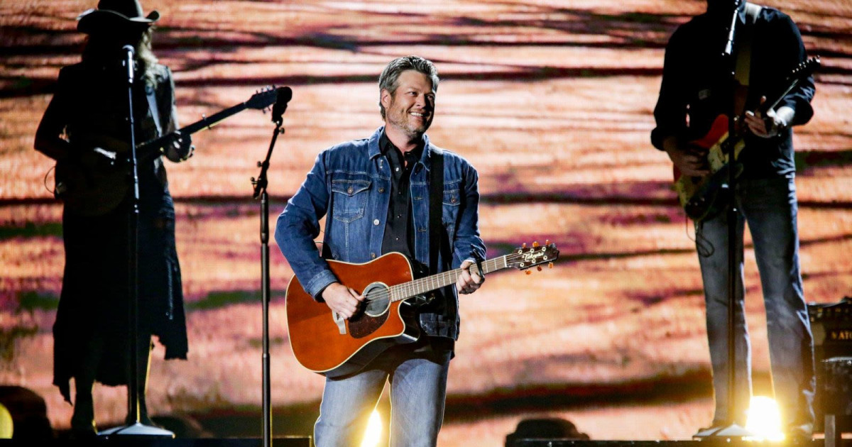 Blake Shelton Friends & Heroes 2025, With Special Guest Emily(02)