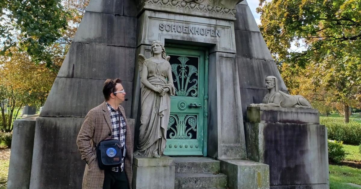 Graceland Cemetery Walking Tour with author Adam Selzer: