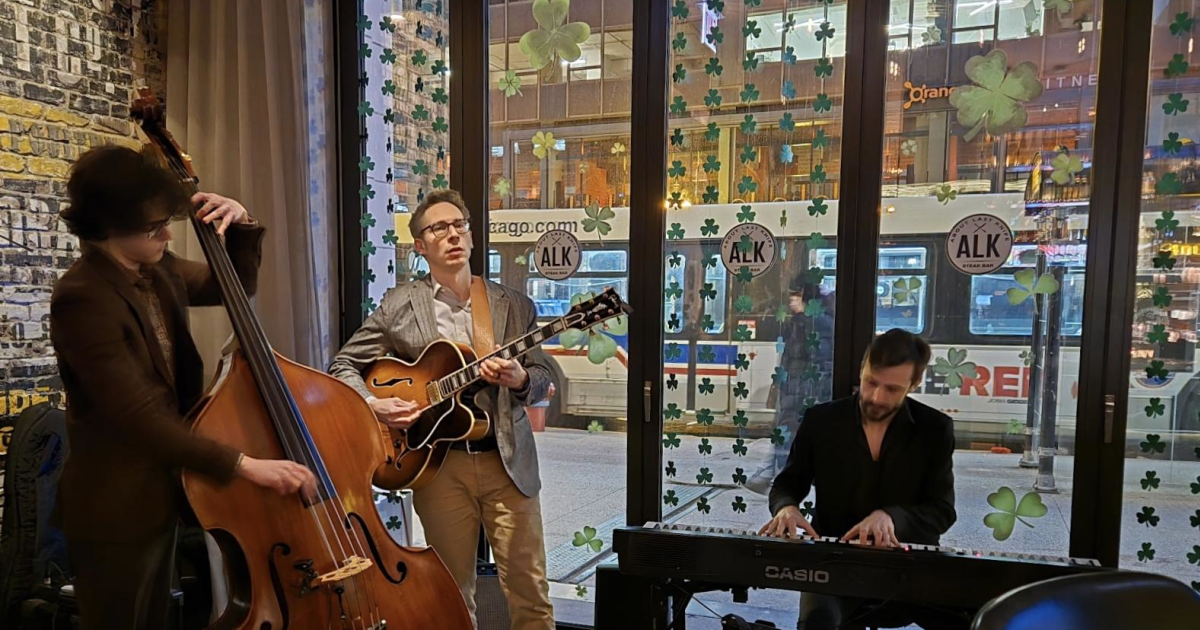live-jazz-in-chicago-at-about-last-knife