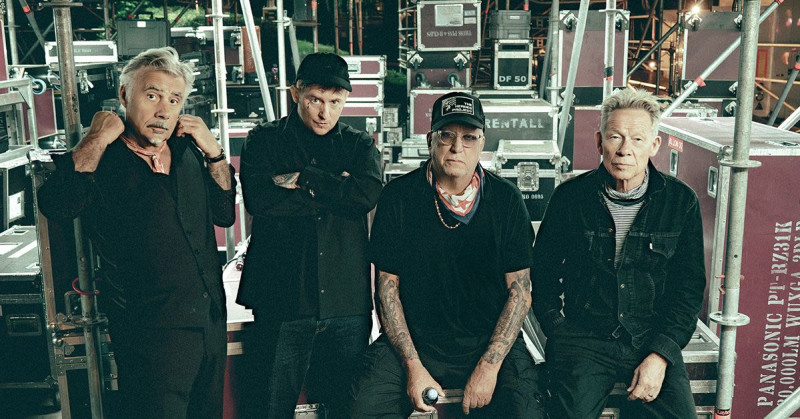 Sex Pistols (Steve Jones, Paul Cook, Glen Matlock) featuring Frank Carter