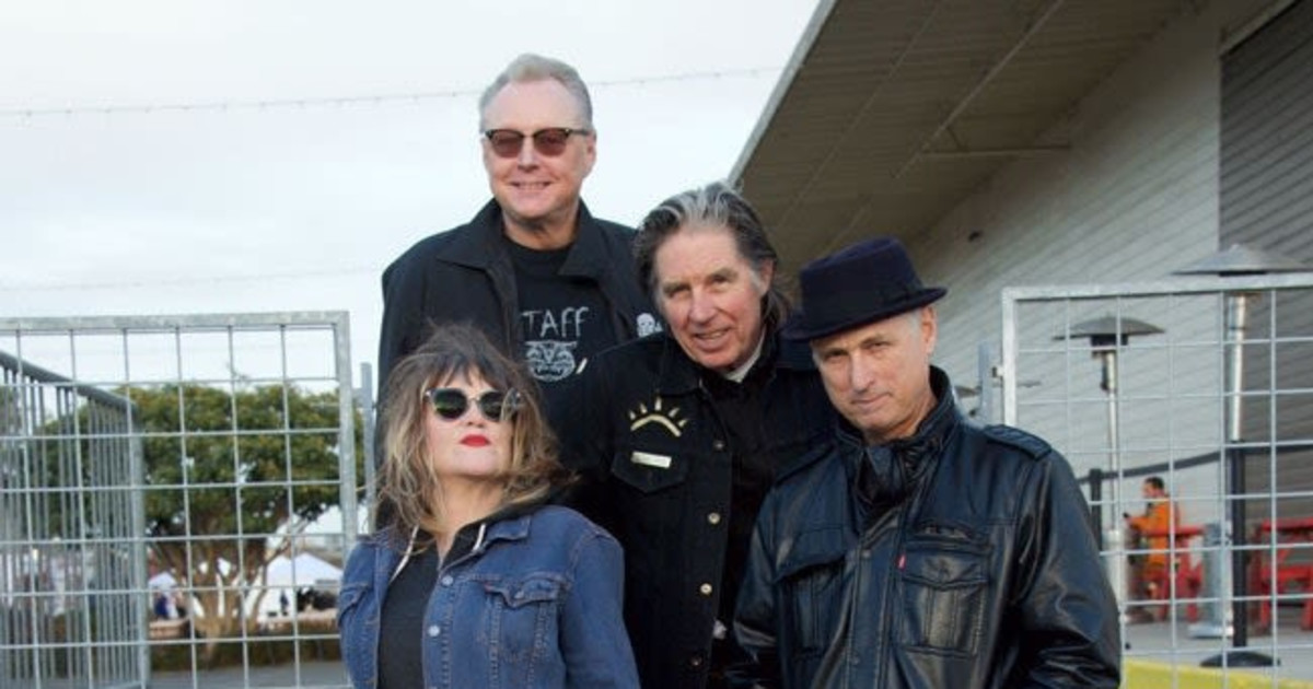 X, Los Straitjackets in San Francisco at The Independent