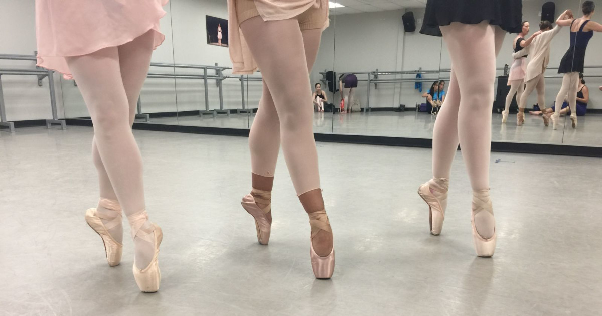 Ballet POINTE 2 for the Intermediate Adult Dancer in