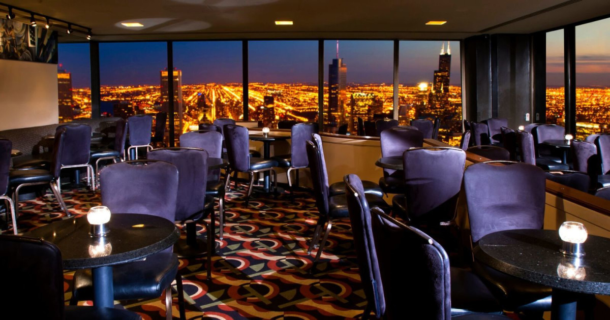 9 Cocktails & Dining Specials in Chicago at The Signature Room at