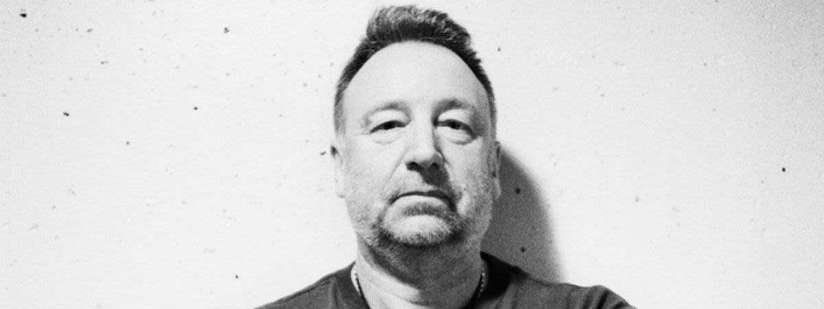 Peter Hook & The Light