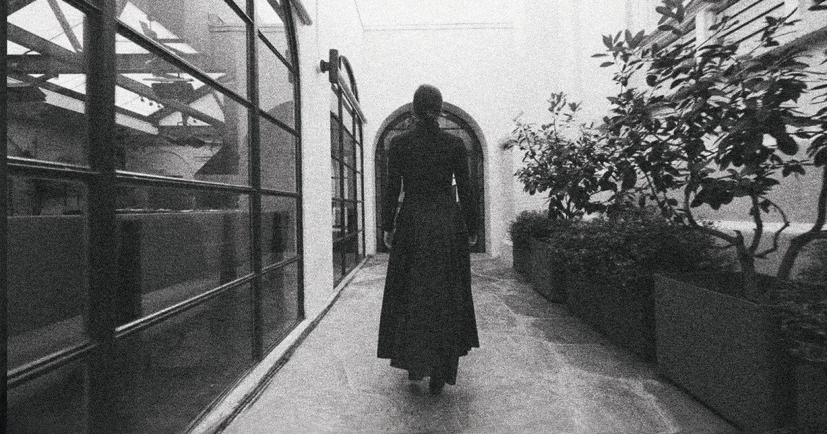 HALLOWS MASQUERADE in Los Angeles at Redbird