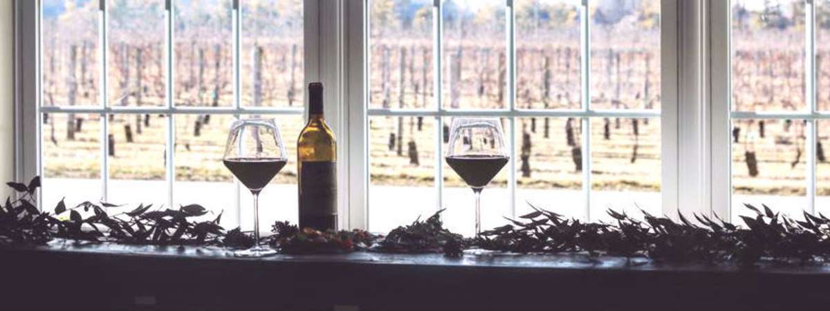 1/2 Price Pizza Happy Hour 4 6