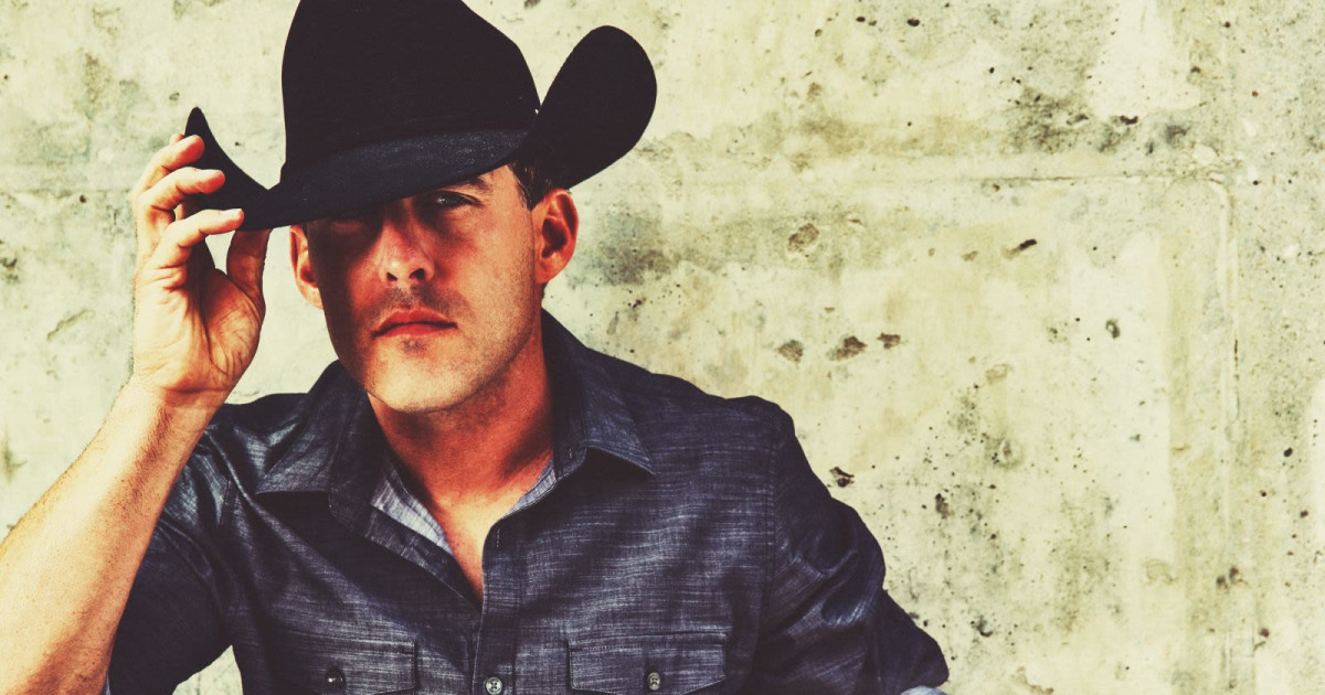 Aaron Watson: Buy The World A Round Tour in New Braunfels at Gruene