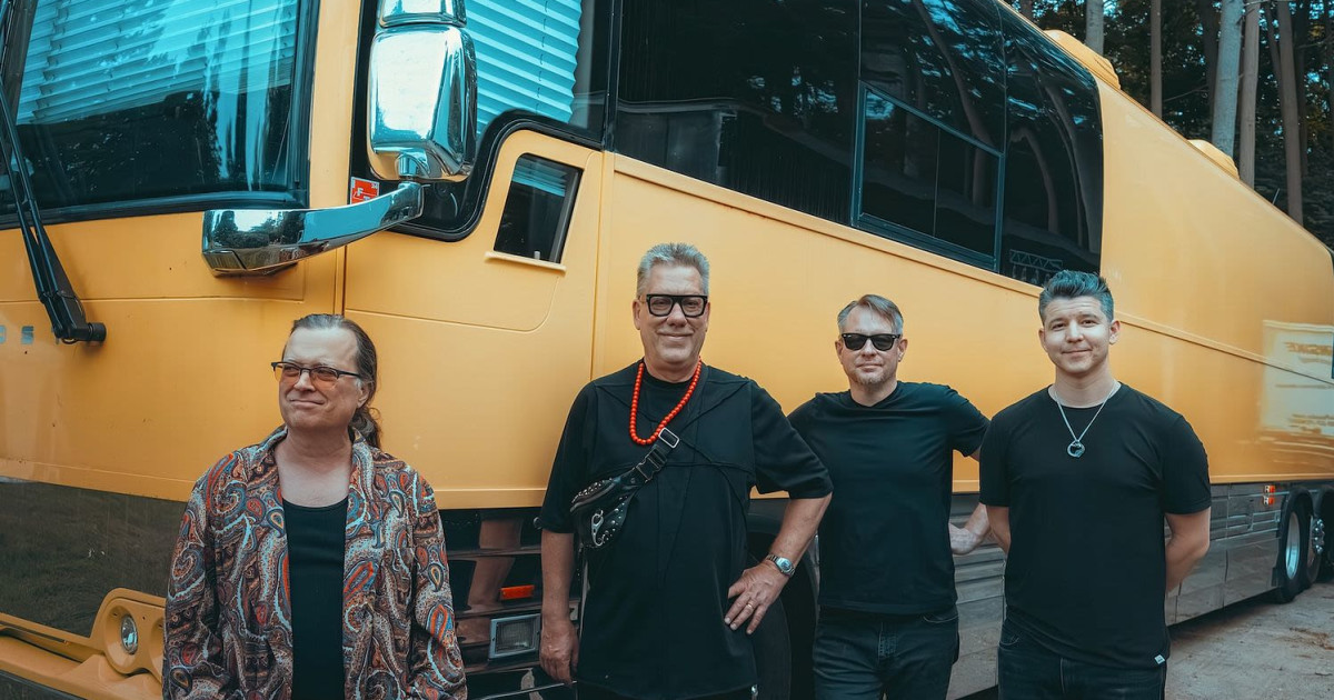 Violent Femmes: 45 Years Of Violent Femmes Tour