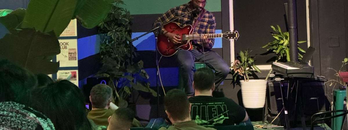 Queer Open Mic (18+)