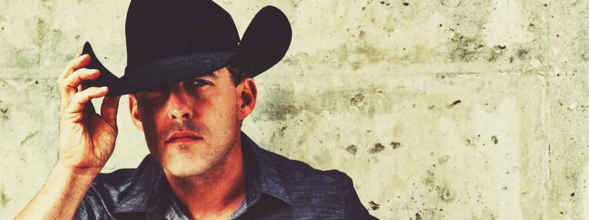 Aaron Watson ft: Dax Davis