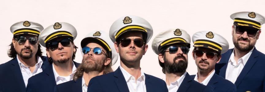 Yachtley Crew