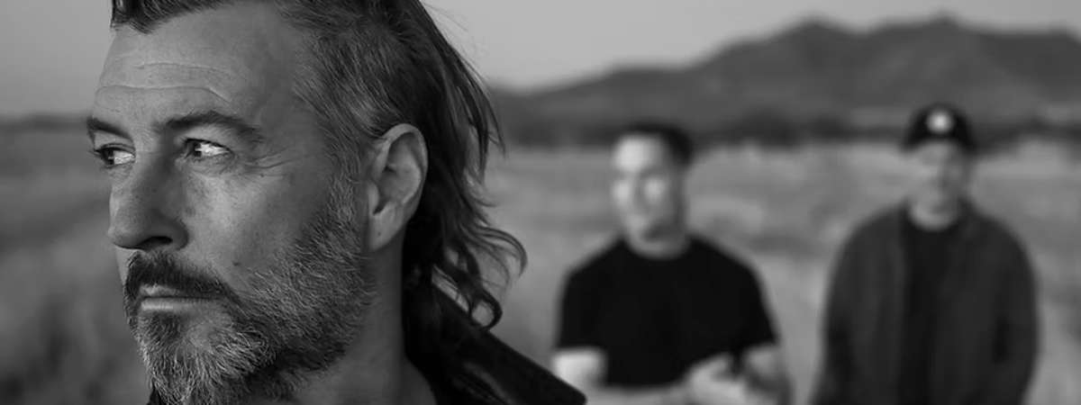 Roger Clyne & The Peacemakers