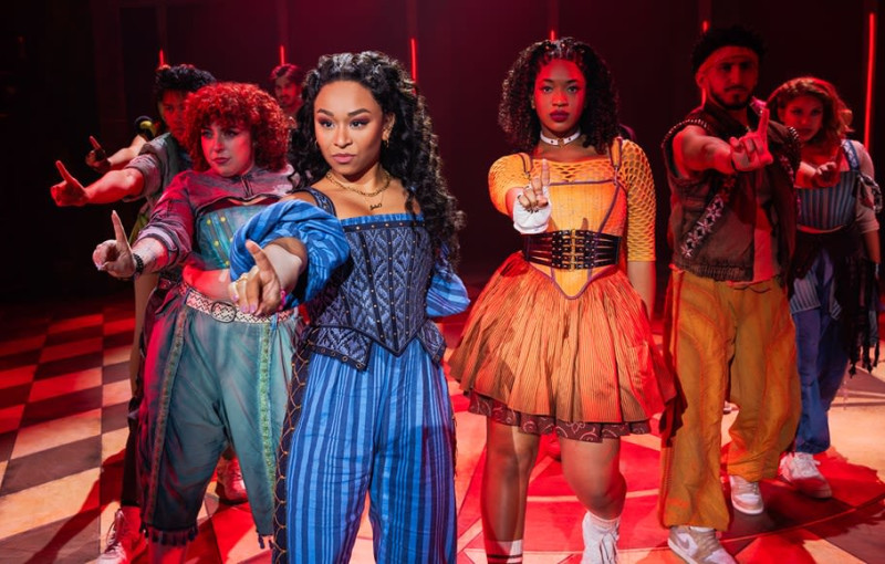 Broadway Across Canada: & Juliet