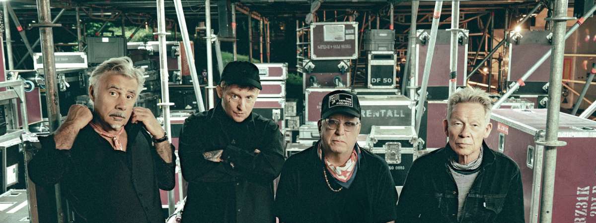 Sex Pistols (Steve Jones, Paul Cook, Glen Matlock) feat. Frank Carter