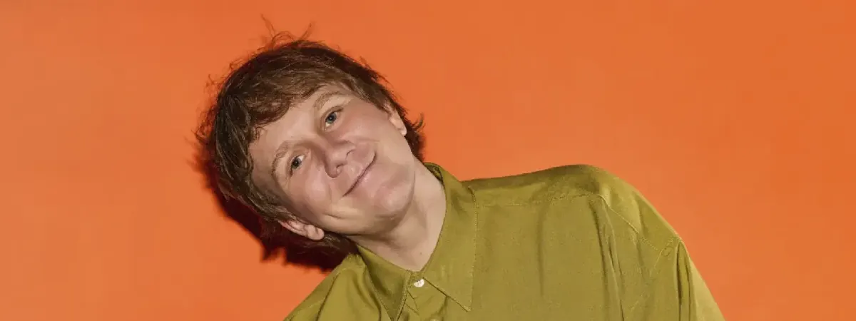 Josh Thomas: Jiggle Jiggle