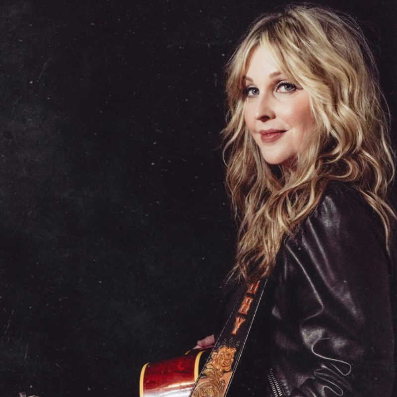 Sunny Sweeney w/ Kayla Ray