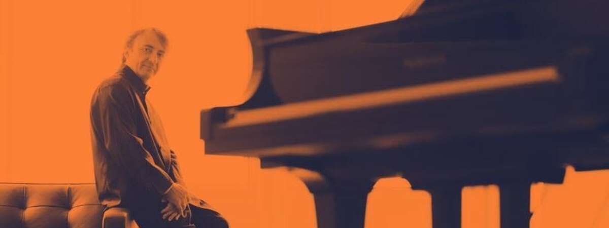 Master Class with Pianist Jean-Efflam Bavouzet