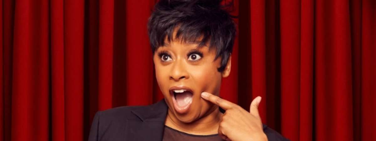 Phoebe Robinson - Feral & Fired Up!