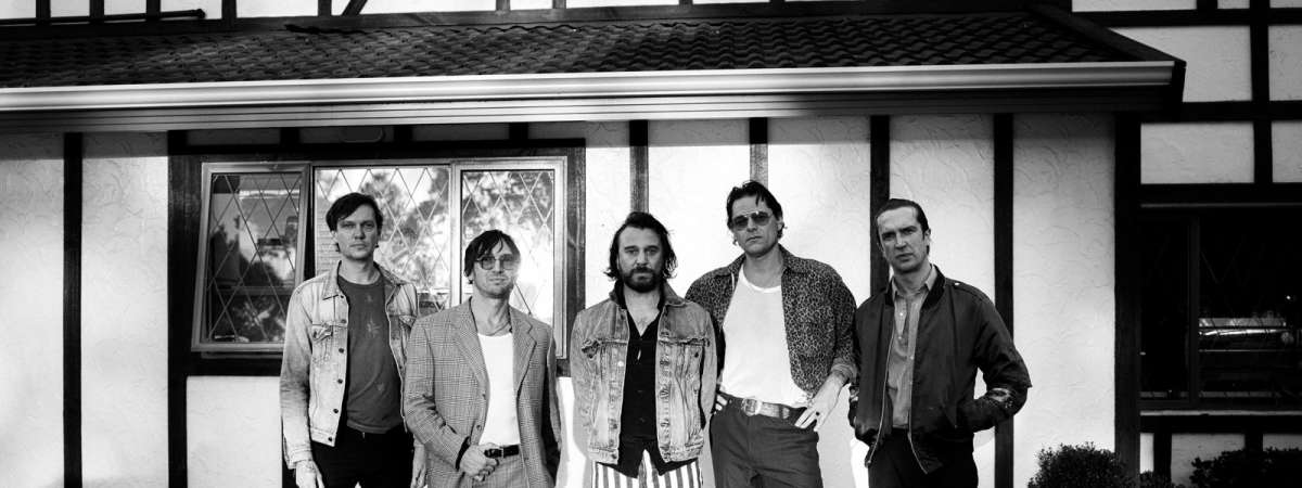 JET - Down The Moonlit Mile Revue