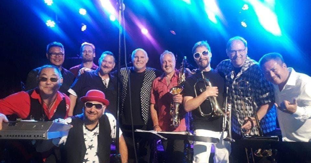 Rockfish and Friends in Shoreline at Aurora Borealis