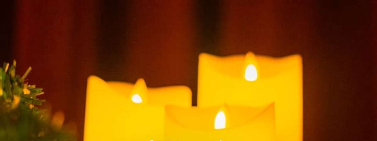 Candlelight: Christmas Carols on Strings