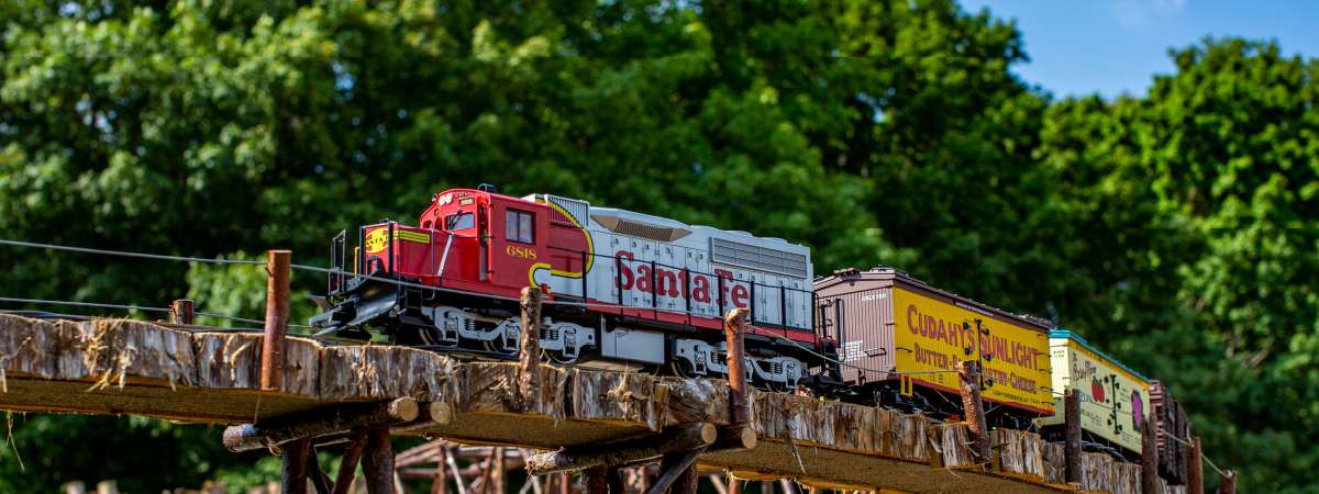 America the Beautiful: National Parks & Landmarks by Rail