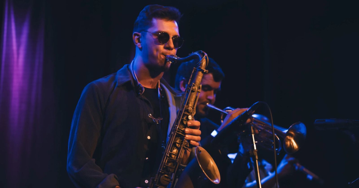 SUNDAY BRUNCH – GROOVE JAZZ – Seba Molnar and Friends – in the