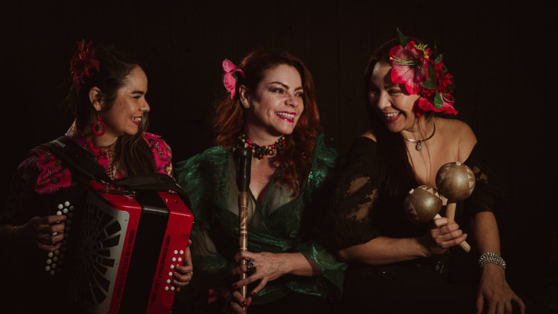 CUMBIA & COMUNIDAD: Fuego De Cumbia & Rosalba Valdez
