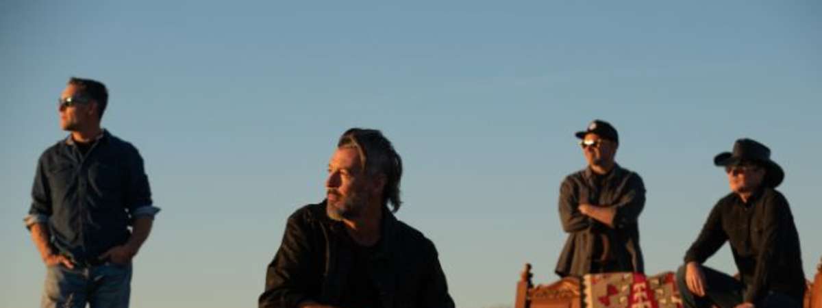 ROGER CLYNE & The Peacemakers