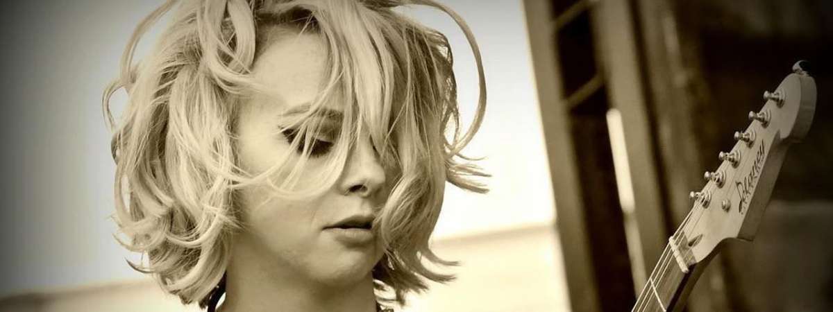 Samantha Fish with Zac Schulze Gang: Paper Doll Live World Tour