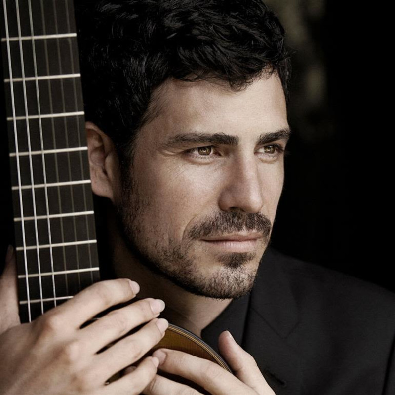 Pablo Sáinz-Villegas, guitar