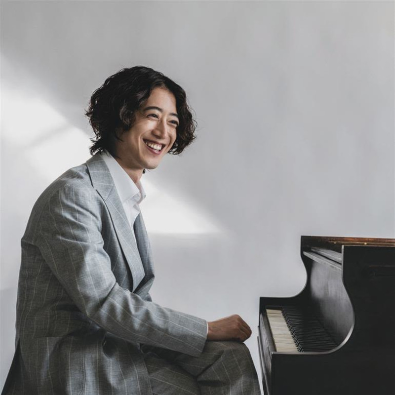 Hayato Sumino, piano